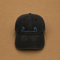 Gorra color gris oscuro con a rat is a rat bordado a mano