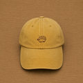 Gorra color mostaza con erizo bordado a mano
