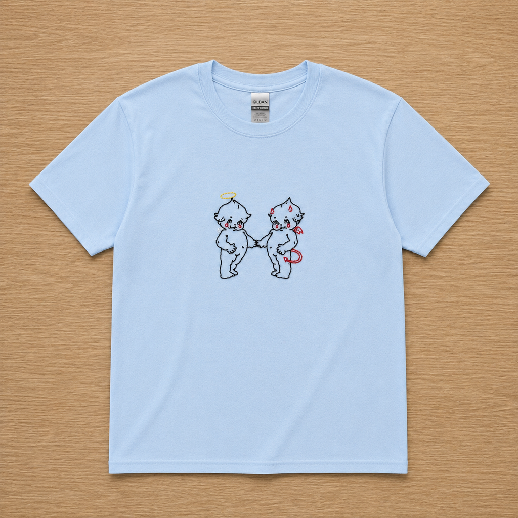 Camiseta con ángel y demonio