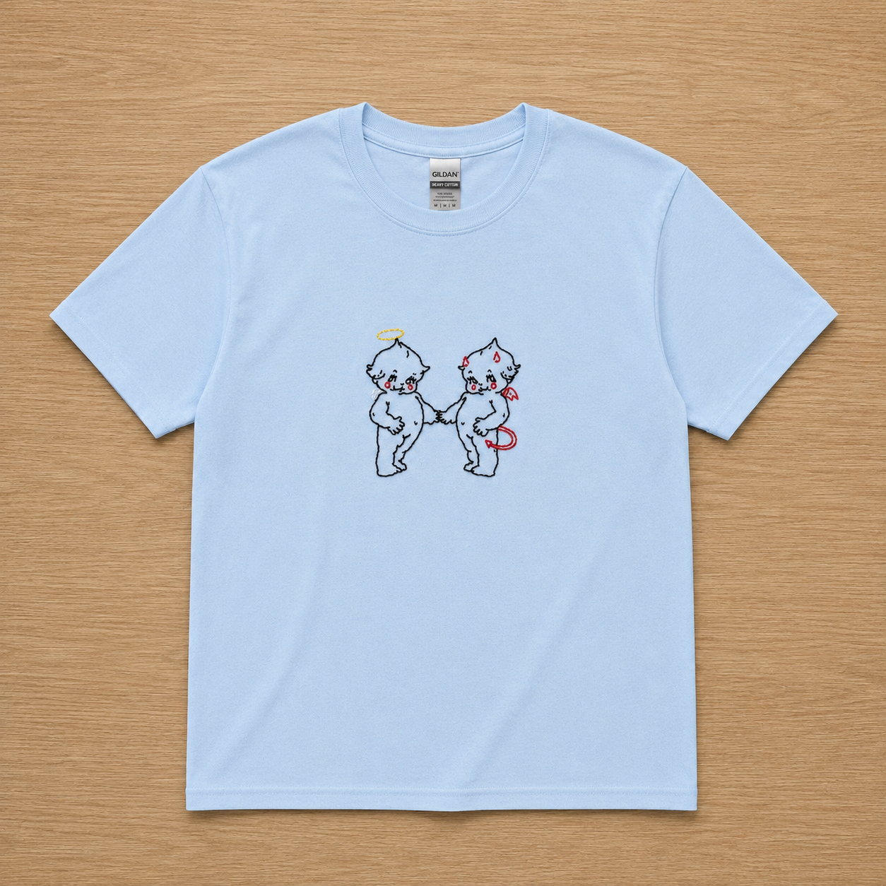 Camiseta con ángel y demonio