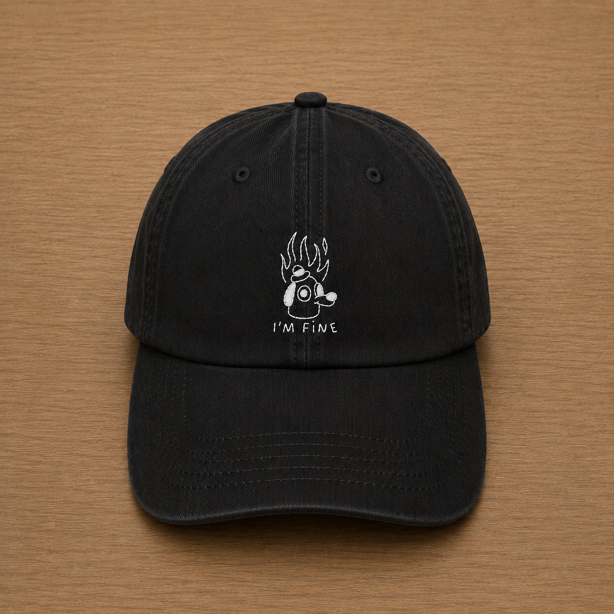 Casquette noire avec le mème "I'm Fine" brodé à la main