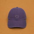 Gorra color morado con erizo bordado a mano