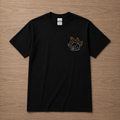 Camiseta con casa en llamas